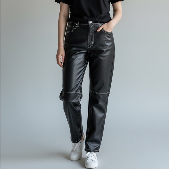 We The Free Pants - We The Free The It Factor Vegan Leather
Pant size 10